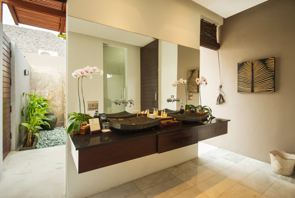 10. Premium Villa Bathroom