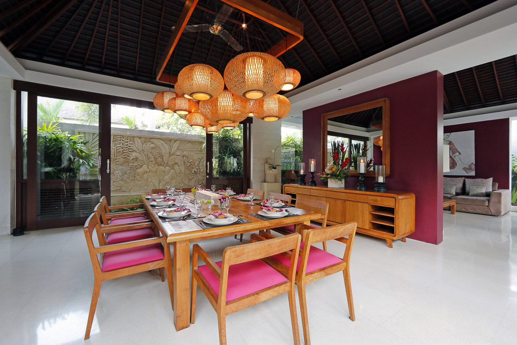 7. 3.5 Bed Villa Dining